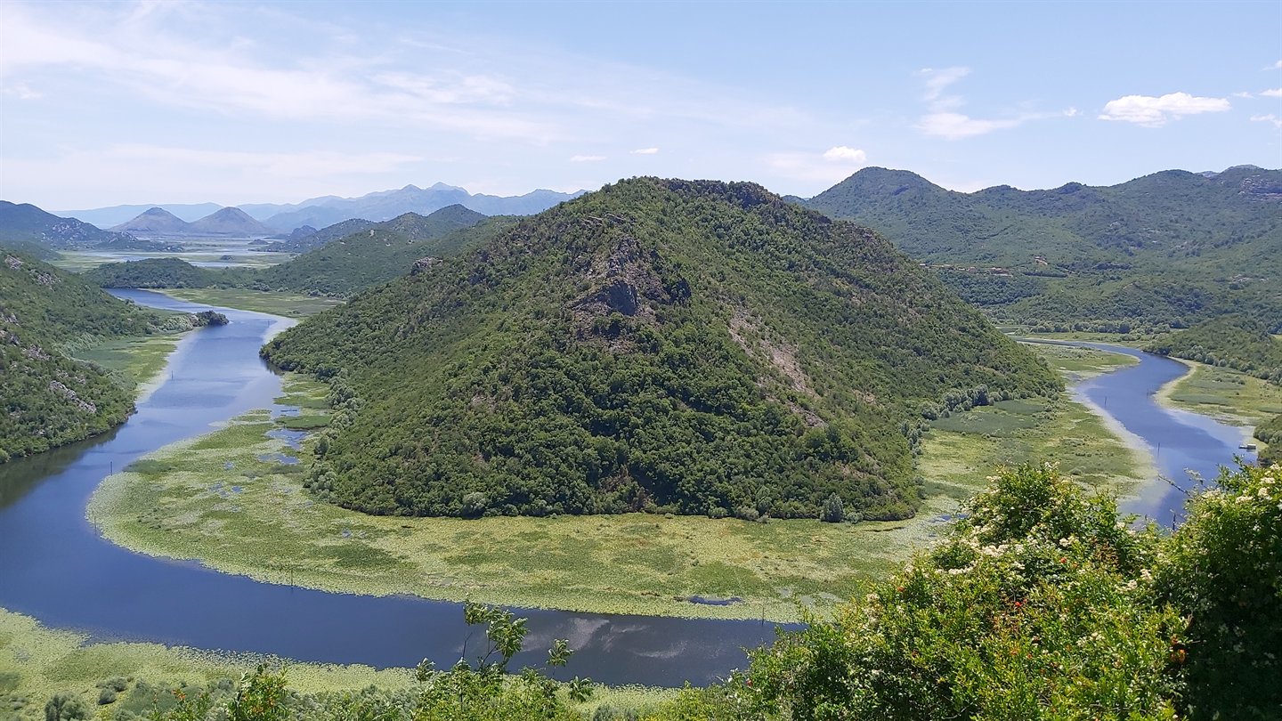 Панорама Скадарского озера на маршруте Макси Монтенегро